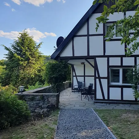 Дом отдыха Am Rursee- Haus Efeu Зиммерат